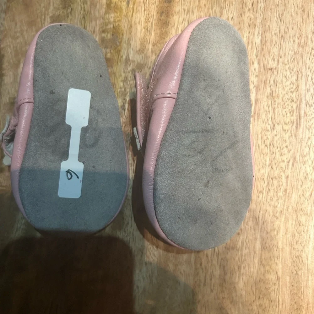 L'Amour Pink Baby Walker Shoes with Bow Detail - must bundle